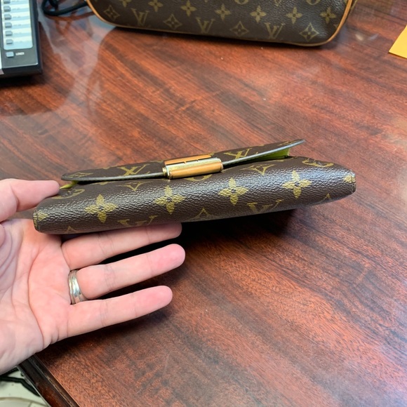 Louis Vuitton Elysee Wallet Mono - Picture 9 of 9